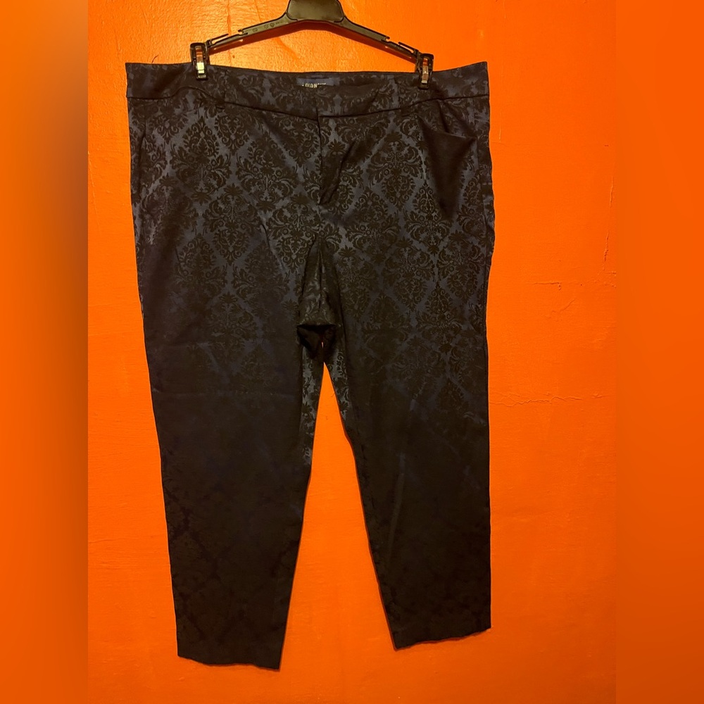 Old Navy Blue and Black Patterned pixie mid rise Pants - Picture 5 of 5